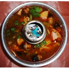 TOM YUM GAI (CHICKEN) OR TOFU